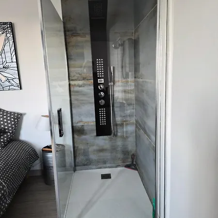 Looking Flor En Champagne Nyaraló *